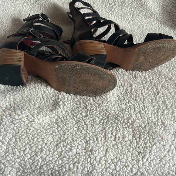 FREEBIRD Cozumel Strappy Buckle Sandals - Size 9 - Picture 5 of 5